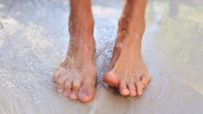 Going barefoot as a way to get a fungal infection
