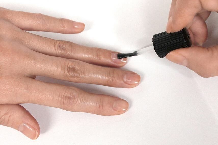 How to choose antifungal nail polish