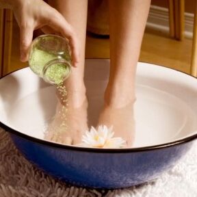 During the treatment of fungus, you need to wash your feet regularly. 