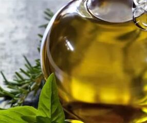 Oregano oil treats foot fungus